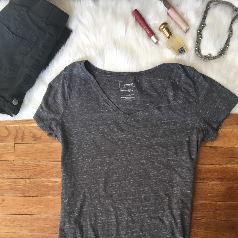 🏵EUC 🏵Sonoma Grey-White “The Everyday Tee”
